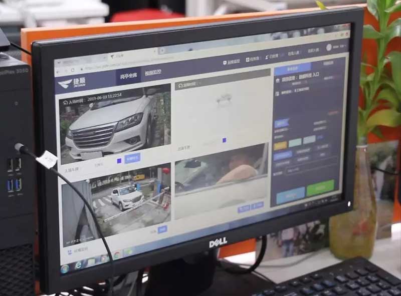 一輛無牌車通過云坐席登記 開閘進場