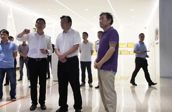 南昌市副市長、公安局局長萬秀奇聽取百勝平臺建設(shè)情況