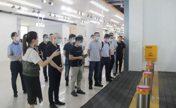 智能門標準起草專家一行70余人蒞臨百勝指導(dǎo)