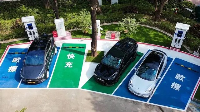 港澳新能源汽車“北上”充電更便捷！粵港澳大灣區(qū)內(nèi)地九市實(shí)現(xiàn)歐標(biāo)充電樁縣區(qū)全覆蓋