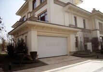 鋼質(zhì)車庫門