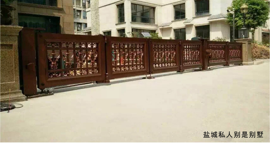 鹽城私人別墅懸折門工程案例 - 中出網-智能出入口與停車充電門戶