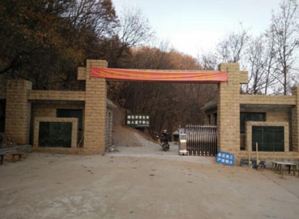 邢臺(tái)臨城蝎子溝伸縮門案例 - 中出網(wǎng)-智能出入口與停車充電門戶