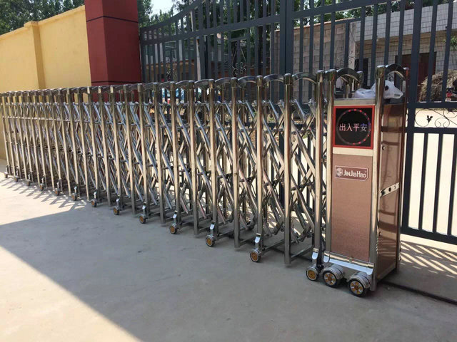 運(yùn)河學(xué)校伸縮門案例 - 中出網(wǎng)-智能出入口與停車充電門戶