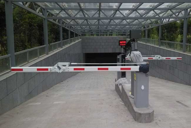 邵陽行政中心道閘案例 - 中出網(wǎng)-智能出入口與停車充電門戶