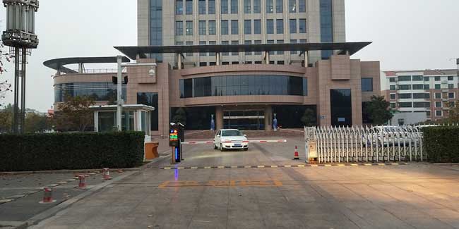 臨淄國稅南門電動伸縮門案例 - 中出網(wǎng)-智能出入口與停車充電門戶