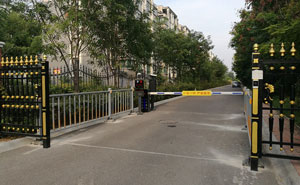 淄博遠(yuǎn)景別墅車牌識別系統(tǒng)案例 - 中出網(wǎng)-智能出入口與停車充電門戶