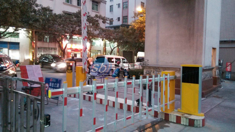 佛山南海羅村俊雅苑小區(qū)停車場(chǎng)系統(tǒng)案例 - 中出網(wǎng)-智能出入口與停車充電門戶