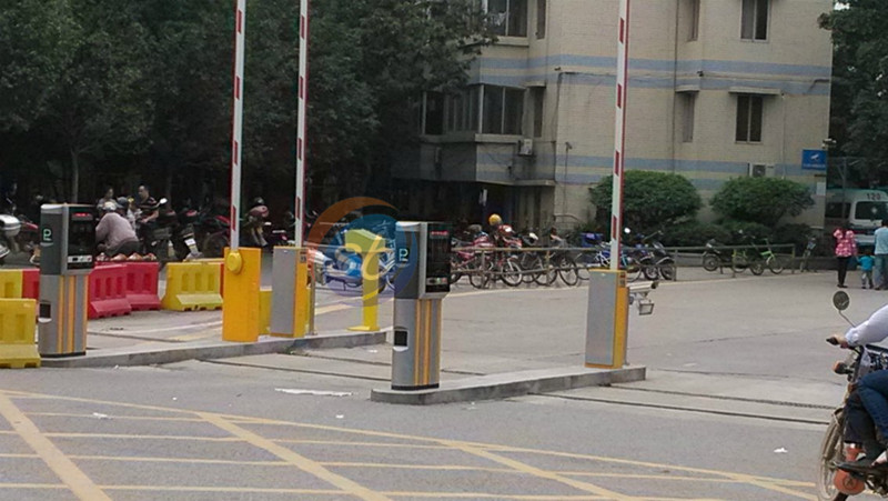 佛山南海羅村醫(yī)院停車場系統(tǒng)案例 - 中出網(wǎng)-智能出入口與停車充電門戶