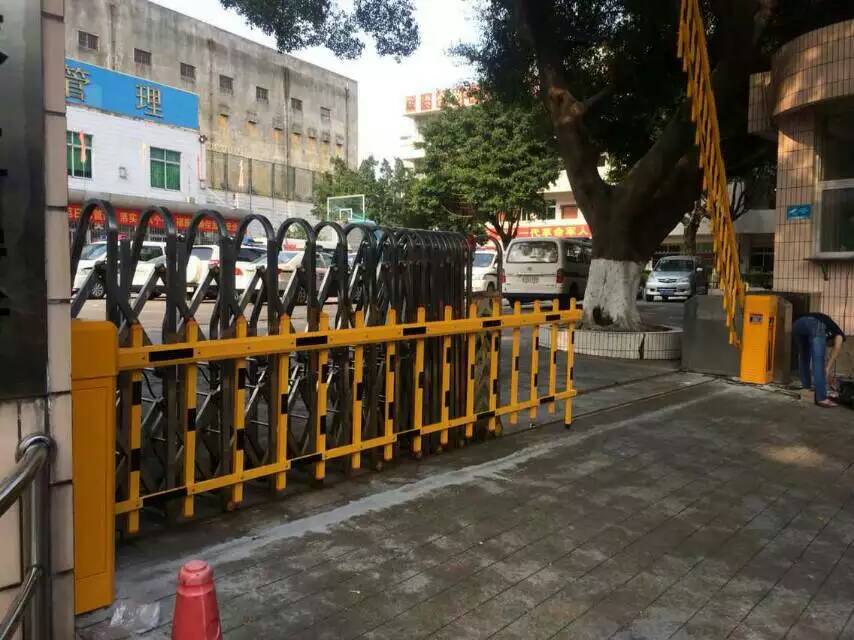 佛山市武警中隊柵欄道閘案例 - 中出網(wǎng)-智能出入口與停車充電門戶