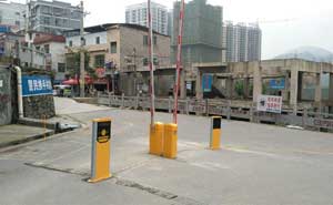 銅仁市全鑫小區(qū)中道閘案例 - 中出網(wǎng)-智能出入口與停車充電門戶