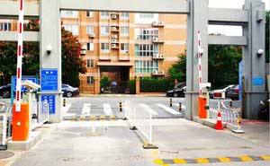 北京首華物業(yè)都市馨園智能車牌識別系統(tǒng)案例 - 中出網(wǎng)-智能出入口與停車充電門戶