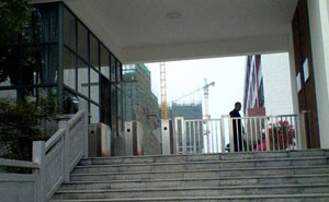 衡陽珠江愉景新城小學(xué)速賓通道管理系統(tǒng)項(xiàng)目 - 中出網(wǎng)-智能出入口與停車充電門戶