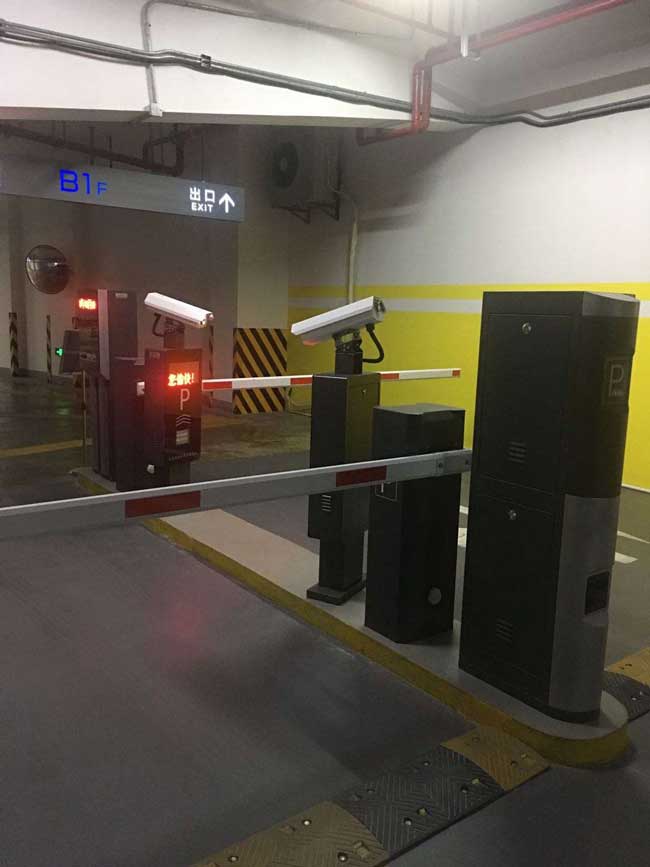 上?？毓纱髲B速賓智能停車場(chǎng)管理系統(tǒng)案例 - 中出網(wǎng)-智能出入口與停車充電門戶