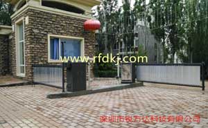 北京八達(dá)嶺清涼盛景別墅車牌識別+商業(yè)廣告道閘案例 - 中出網(wǎng)-智能出入口與停車充電門戶