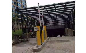 湖南裕華名居小區(qū)智能停車場系統(tǒng)案例 - 中出網(wǎng)-智能出入口與停車充電門戶