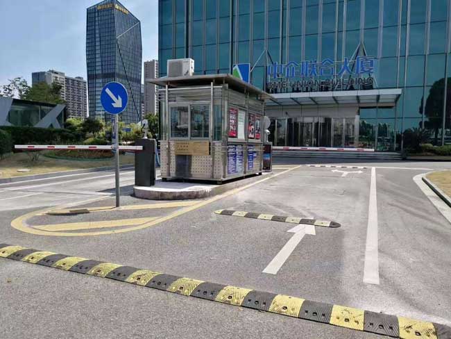 上海中企聯(lián)合大廈守護者道閘案例 - 中出網(wǎng)-智能出入口與停車充電門戶