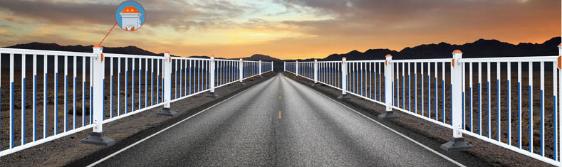 公路護(hù)欄-A（帶太陽(yáng)能警示燈）