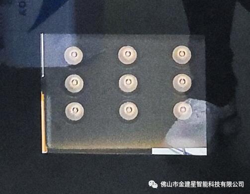 可調(diào)節(jié)輔助燈光