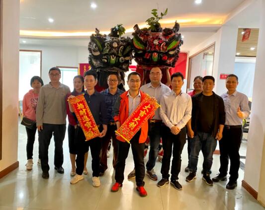 黎總對(duì)公司及全國(guó)經(jīng)銷商集體和個(gè)人的辛苦努力表示衷心感謝并送上祝福