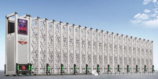 建星380A3伸縮門， 一扇為院校定制的門