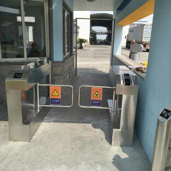 上海申歐企業(yè)發(fā)展有限公司通道閘案例 - 中出網(wǎng)-智能出入口與停車充電門戶