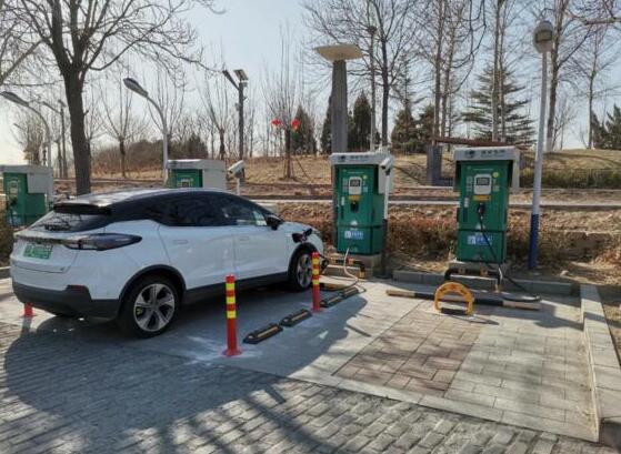 北京停車新規(guī)7月1日實(shí)施！占車位不充電，加錢 ——易泊反燃油車占位系統(tǒng)配合新規(guī)實(shí)施