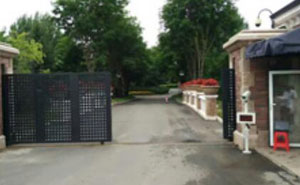 長春市森林別墅車牌識別系統(tǒng)案例 - 中出網(wǎng)-智能出入口與停車充電門戶