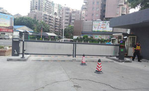 佛山寶鼎產(chǎn)業(yè)園道閘案例