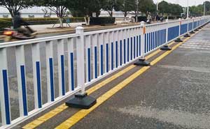 道路護(hù)欄 - 道路隔離護(hù)欄1