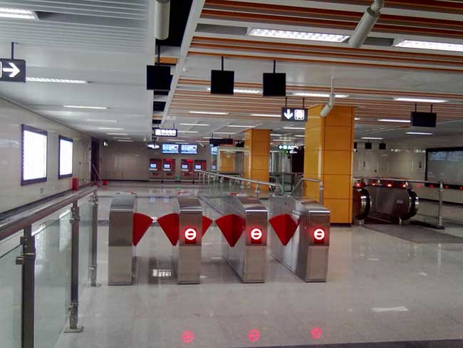 成都2號線通道閘案例 - 中出網(wǎng)-智能出入口與停車充電門戶