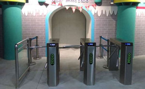 西安秦皇冰雪大世界通道閘案例 - 中出網(wǎng)-智能出入口與停車充電門戶