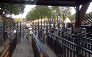 上海野生動(dòng)物園通道閘案例 - 中出網(wǎng)-智能出入口與停車充電門戶