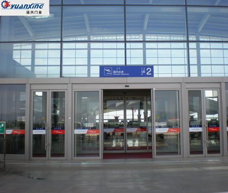 首都機場航站樓-自動門案例 - 中出網(wǎng)-智能出入口與停車充電門戶