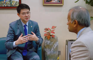 星星充電代表拜訪聯(lián)合國駐華協(xié)調員常啟德（Siddharth Chatterjee）先生