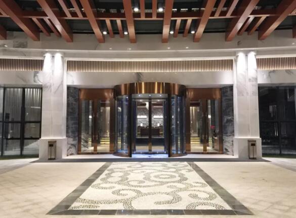 厲害了！央視、省、市臺(tái)爭相報(bào)道！銳澤旋轉(zhuǎn)門為什么這么火？