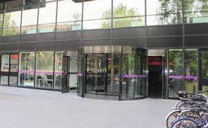 北京清華大學人文社科綜合樓旋轉(zhuǎn)門案例 - 中出網(wǎng)-智能出入口與停車充電門戶