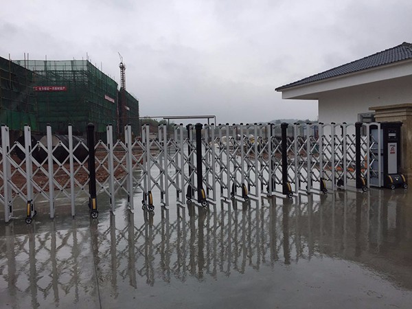 湖北荊門金賢達(dá)生物科技有限公司伸縮門工程案例 - 中出網(wǎng)-智能出入口與停車充電門戶