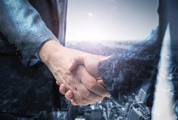 一起攜手前進(jìn)