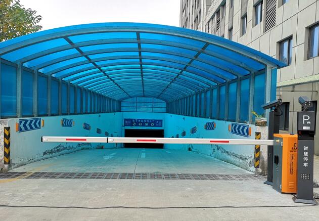 車牌識(shí)別-河南科達(dá)節(jié)能環(huán)保有限公司 - 中出網(wǎng)-智能出入口與停車充電門(mén)戶