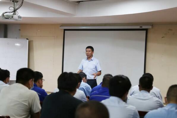 國強鍍鋅事業(yè)部總經(jīng)理張長明發(fā)言