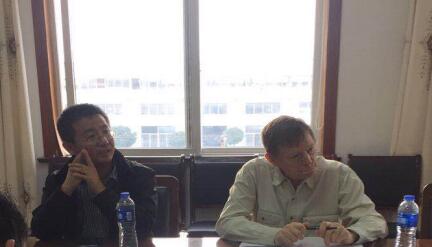 英國知名的鍍鋅專家、國際鍍鋅協(xié)會顧問及華南理工大學(xué)材料學(xué)教授來江蘇國強考察