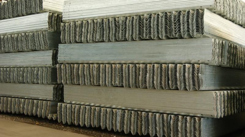 高速公路護(hù)欄板