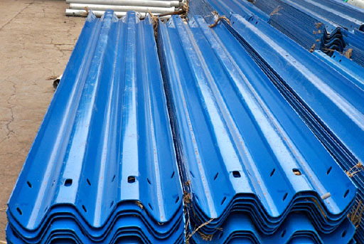 三波噴塑護(hù)欄板