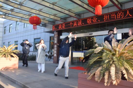 瞬通護欄喜迎2016年開門紅