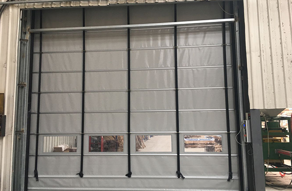 恒利礦山機(jī)械快速堆積門 - 中出網(wǎng)-智能出入口與停車充電門戶