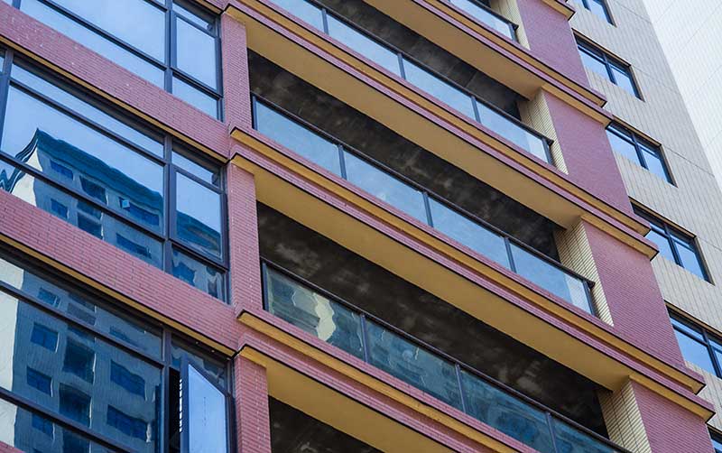 隆盛佳園護(hù)欄案例 - 中出網(wǎng)-智能出入口與停車(chē)充電門(mén)戶(hù)