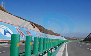 河源高速公路惠州段護(hù)欄案例 - 中出網(wǎng)-智能出入口與停車充電門戶