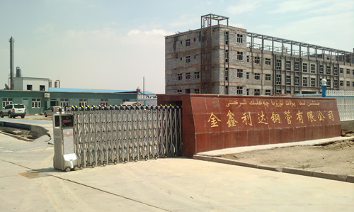 烏魯木齊金鑫利達(dá)鋼管有限公司伸縮門工程案例 - 中出網(wǎng)-智能出入口與停車充電門戶