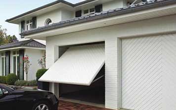 車庫(kù)門(mén)